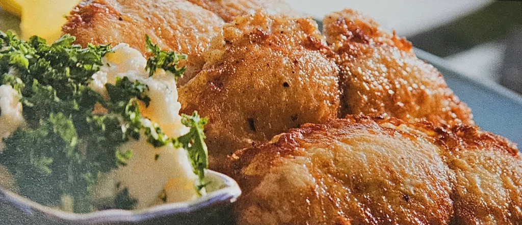 Crispy breaded chicken and mashed potatoes