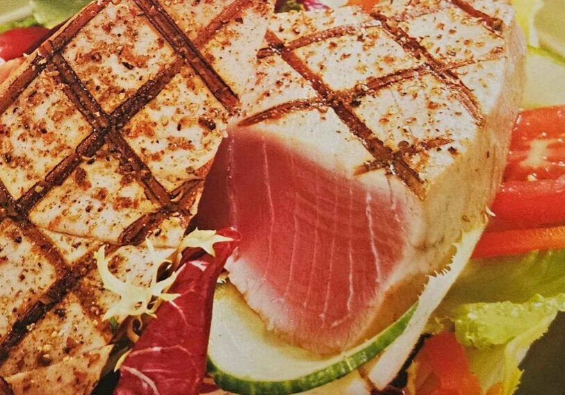 Seared tuna steak with salad